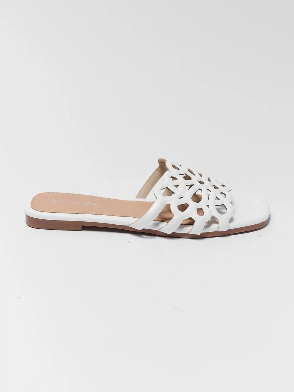 AVARA Mindy White Cutout Floral Sandal — Size 7